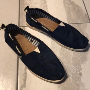 Toms classic with lace through! Navy
